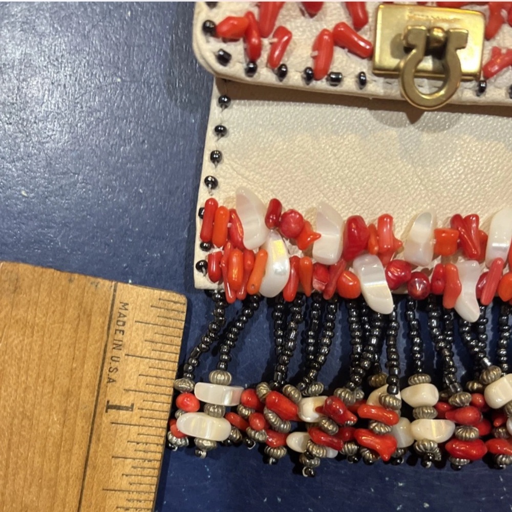 SALVATORE FERRAGAMO Vintage Coral Bead & White Leather Coin Purse +Chain RARE - Picture 13 of 13